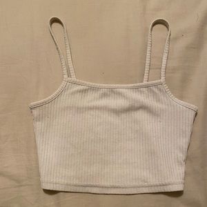 Cute H&M white cropped top with spaghetti straps in size (XS)